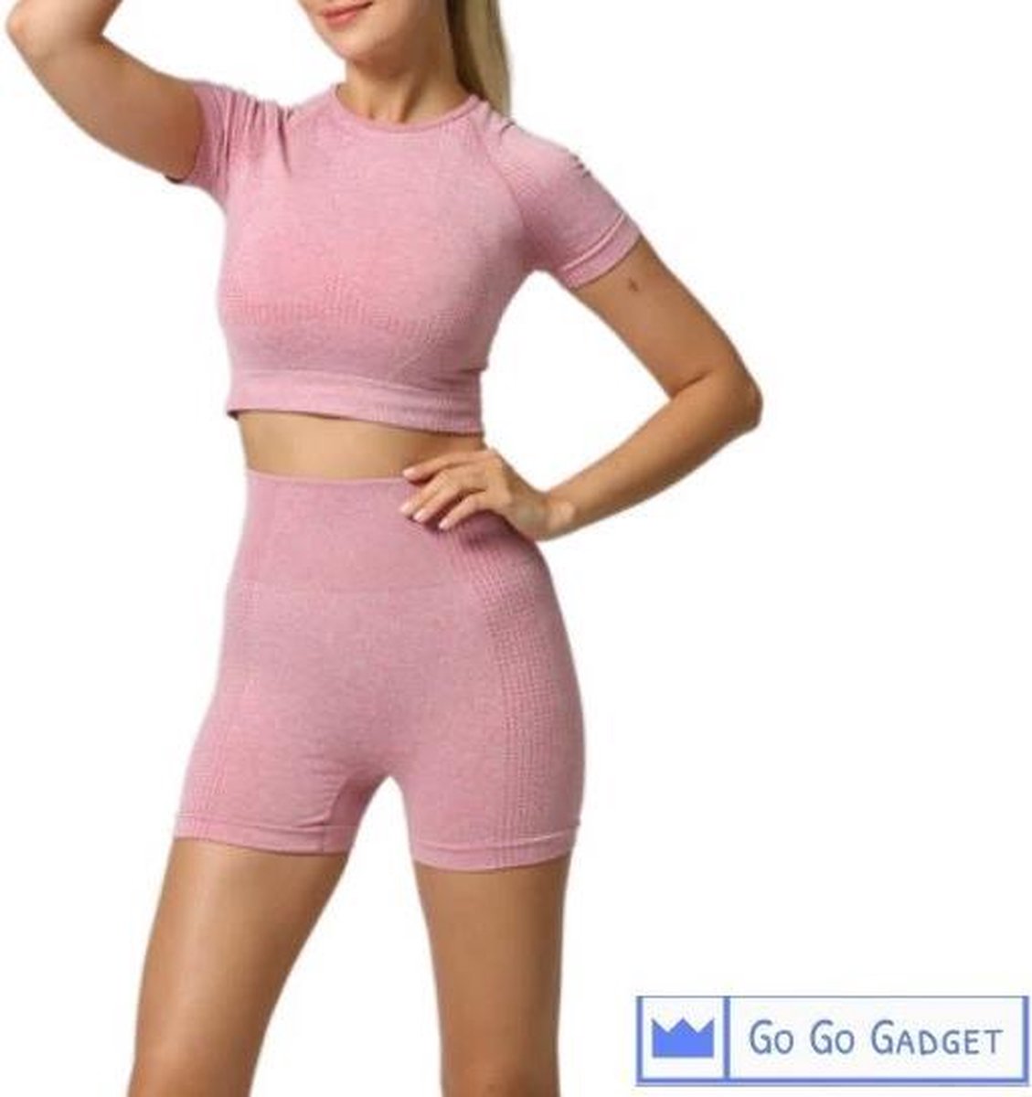 Sport outfit | high waist korte broek | crop top met korte mouw | naadloos | squatproof | roze | M