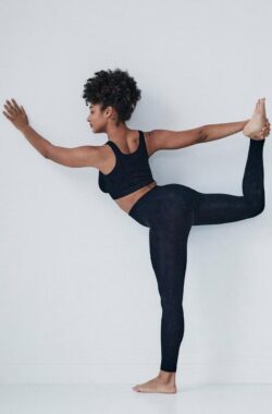 Pretty Polly Legging – Active Wear – Zacht – Naadloos – Ademend – Comfort – Bewegingsvrijheid – Gerecycled Garen – Yoga – Pilates – M/L – Zwart