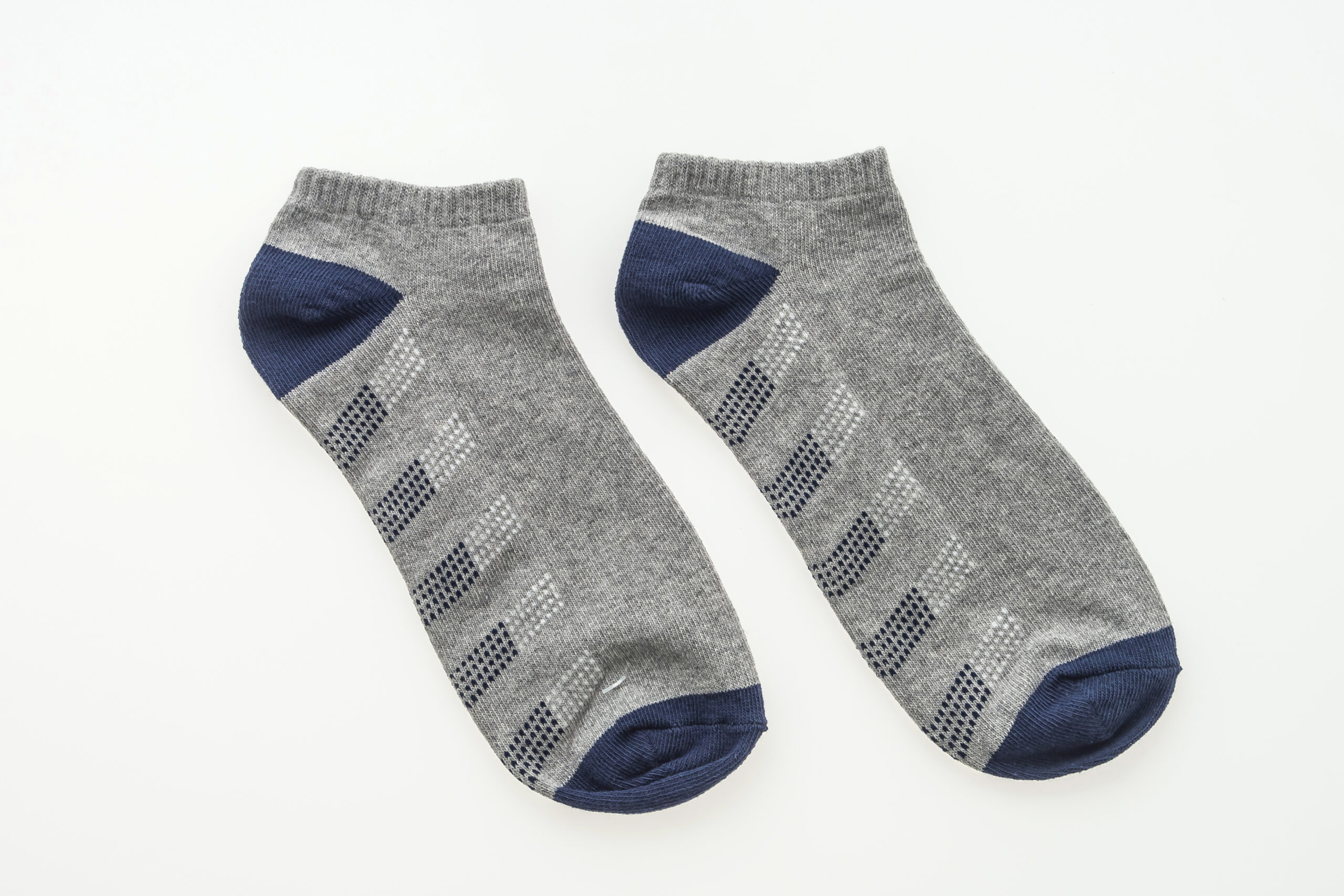 Je bekijkt nu Anti-Slip sokken voor ouderen: de voordelen van anti-slip sokken voor ouderen
