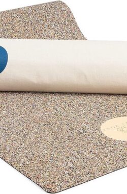 Yoga mat made from 100% natural cork and recycled trainers, vegan yoga mat with high traction and ideal weight of only 1.5 kg, for the sake of the environment