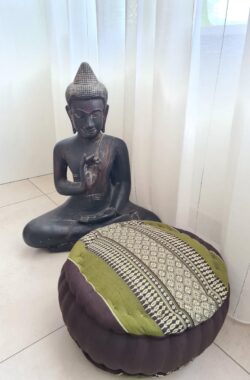 Jar Zafu kussen – Yogakussen – Meditatie kussen – Rond meditatiekussen – Thais kussen – Kapok – 32×15 cm – Groen/bruin