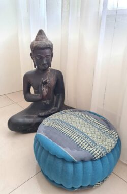 Jar Zafu kussen – Yogakussen – Meditatie kussen – Rond meditatiekussen – Thais kussen – Kapok – 32x32x15 cm – Blauw/grijs