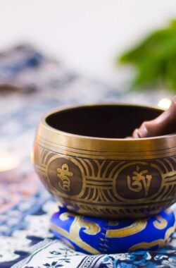 Handgemaakte Tibetaanse Zenamaste meditatieschaal 350g 89cm – Bhaktapur Nepal – Nepalese papieren box kussen – klankschaal set houten klepje singing bowl set