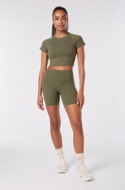 YO-GAYA – Short Sleeve Crop Top – Olive Green – Maat – M – Fitness – Sportkleding