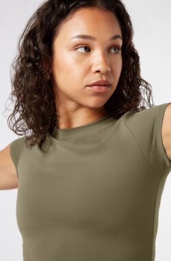 YO-GAYA – Short Sleeve Top – Olive Green – Maat – L – Fitness – Sportkleding