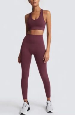 Gymset SOFT – 3delig – Maat L – Wijnrood – Donkerrood – Fitness kleding – Sportoutfit -Sportkledingset – Sportlegging – Sporttop – Fitness set – Fitness legging en top – Gymlegging en top – Yogaset – Yoga legging en top