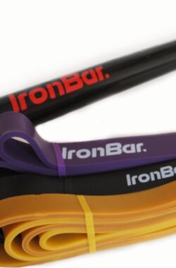 IronBar Training – Starter Fitness Pakket (100% staal fitness bar + 3 Weerstandsbanden set – (max 95 kilo weerstand) – Premium Kwaliteit – Ideaal voor thuis fitness, oefeningen fysio, revalidatie en bulk trainingen voor jezelf of als kado!!