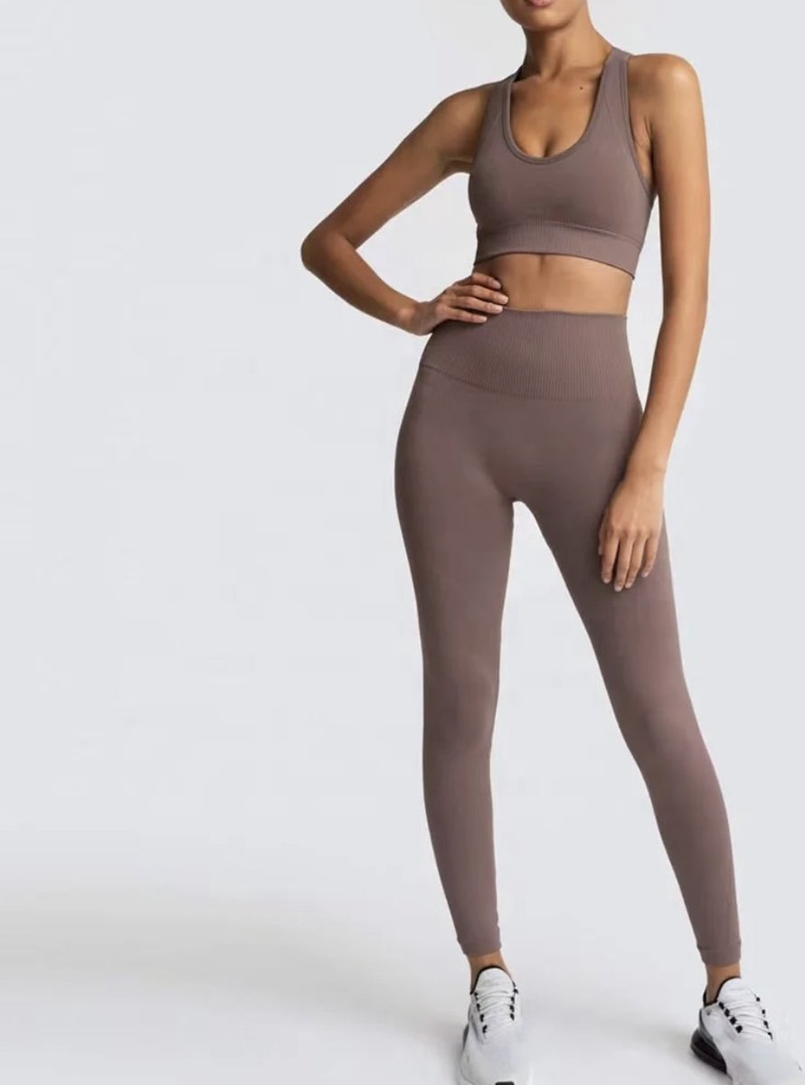 Gymset SOFT - 3delig - Bruin - Maat S - Fitness kleding - Sportoutfit -Sportkledingset - Sportlegging - Sporttop - Fitness set - Fitness legging en top - Gymlegging en top - Yogaset - Yoga legging en top