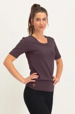 Urban Goddess Kami Dry-Fit Yoga Top – Berry