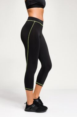 Capri sportlegging – sportlegging dames – hardlooplegging dames – hardloopkleding dames – korte legging dames — driekwart legging dames – – –