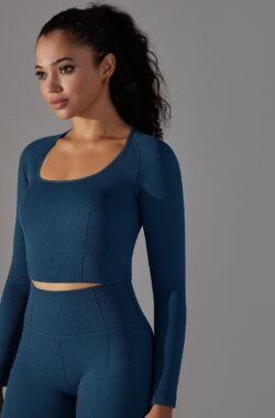 April Breeze Gym Set – Maat M – Blauw – 5delig – Donkerblauw – Fitness set – Fitness legging – Fitness tops – Sportkledingset – Sportlegging – Sporttops – Yogakleding – Yogaset – Yogalegging – Yogatop