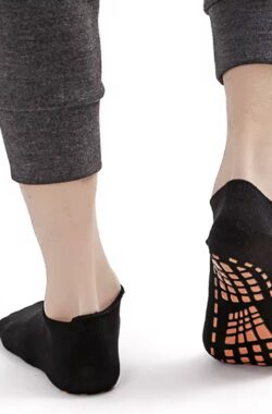 CHPN – Sneakersokken – Anti-slip sokken – Yoga sokken – Trampolinesokken – Zwarte sokken met anti slip zool – Zwart/oranje – Maat 39/43