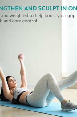 Navaris 2x pilates bal van 0,5 kilo – Gewicht bal set – 9 cm doorsnee – Fitness gewichten – 500 gram gewicht – Pilatesbal set klein – Perzik kleur